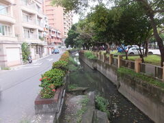 原生植物園周辺の風景

右側は原生植物園