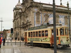 しばらく待ってトラムと一緒に写し込んだ。雨も止んだ♪