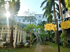 ソフィテル レジェンド メトロポール ハノイの中庭

　世界でも5番の指に入ったという

　　La Spa (ル・スパ)へ 予約に

　　　帰国の日の午後からの予約が取れました

　　　　詳細は　また後で・・・