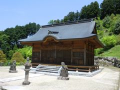 拝殿・本殿も新しい印象の神社でした。