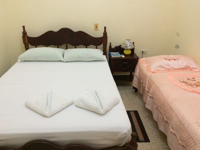 トリニダーのCasa。ハバナのCasaのオーナーさんに紹介してもらいました。テラスが気持ちいいCasaでした。朝は鶏の声があちこちから。<br />