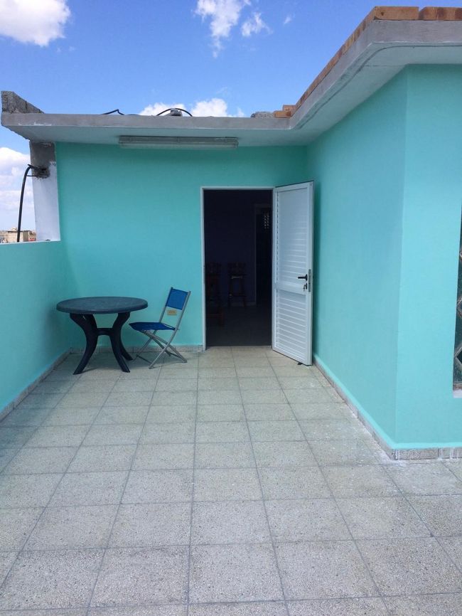 広いテラス。（写真に写っていない側が広い。。。）