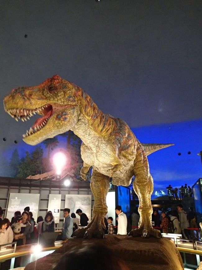 突然現れた動く恐竜ティラノサウルス