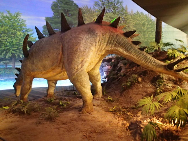 草食恐竜は肉食恐竜に食べられる･･･<br />弱肉強食を垣間見た子供たちです