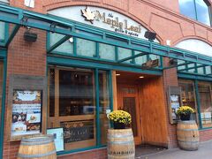 今日の夕食はMaple Leafにて