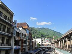 8時ちょい過ぎに箱根湯本駅着。
連休中日だからか、まだクルマも人も動き出していないようだ。