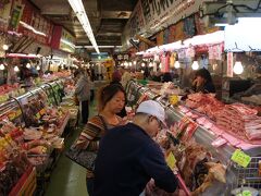 今回は初沖縄ということで、まずはどメジャー観光地【第一牧志公設市場】を見て周ります。