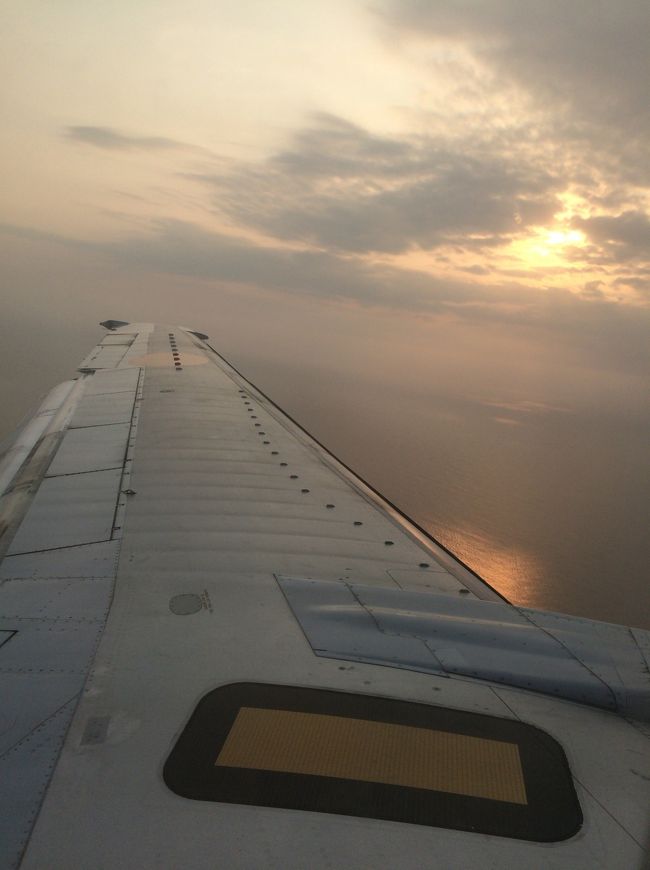 那覇近くになってくると、雲が薄くなってきました。