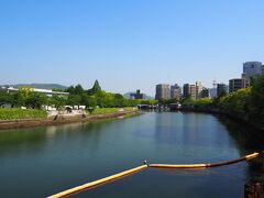 9：13
広島市内へ。遠くに原爆ドームが微かに見えました。
広島市内は川が多くあります。

この川は元安川です。