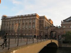 2014/12/03　スウェーデン国会議事堂

ストックホルム新市街方面から見たガムラ・スタンにあるスウェーデン国会議事堂・・・