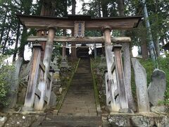 湯澤神社のほうへ行ってみる。
