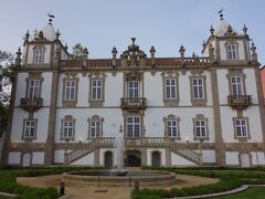 シントラからナザレ休憩をはさんで約５時間かけてやってきたポルトでのホテルは古いお城を改装したポサーダ。