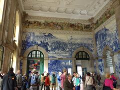 ボルト宮見学の後はすぐ近くなんですがサン・ベント駅へバスで移動です。