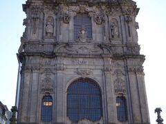 ここでやっぱり迷っちゃうんですよね〜
るるぶの地図もちゃんとコピーしてグーグルＭａｐで予習もしてきたのに、なんででしょう（涙）
でも、なんか大きな教会があったので取りあえず入ってみましょう。