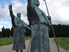 サンティアゴ・デ・コンポステーラは非常に雨が多いということで、心配していたんですが、全然大丈夫でした。
運転手さんが頑張ってくれて予定より早く着いたので、ホントは明日行くはずだったモンテドゴゾへ。