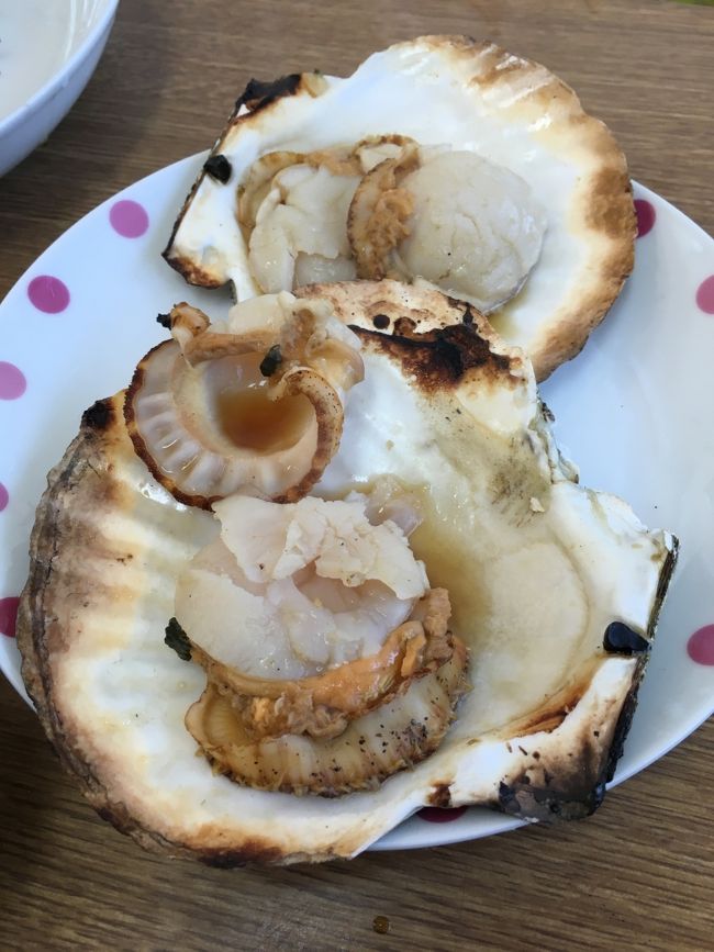 "ホタテのバター醤油"は誰が食べても美味しいと思うんじゃないかな？<br /><br />北海道のホタテ焼きは非常に肉厚且つ濃厚で美味しいですが、こちらのホタテも負けてはいません（￣+ー￣）