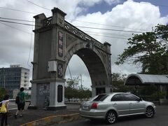 チェンバレン橋。
この辺りは世界遺産らしいです。
この近くのカフェやお土産物屋さんは日曜日ですが開いていました。
バルバドスの人たちは敬虔なクリスチャンが多く、日曜日はみんな礼拝に行くそう。
なのでお店も殆どお休み。