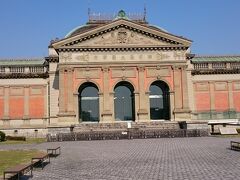 早速京都駅からバスで京都国立博物館へ。