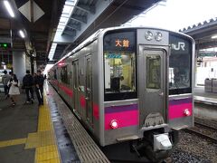 秋田駅に到着したら、大館行きの普通電車に乗り換えます。

接続は4分です。