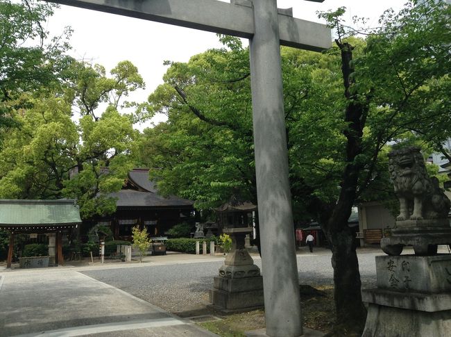 ホテルの近くから市バスにのって若宮通りで下車<br />若宮八幡宮をお参り<br />