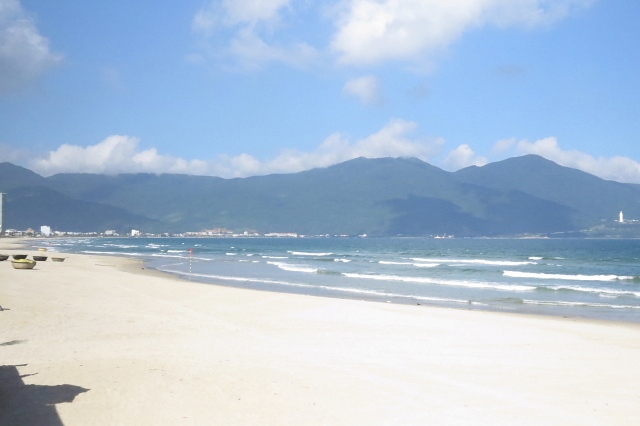 ノンヌォックビーチの風景<br /><br />砂浜がきれいですね。