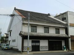 こちらは白壁の町家建築で、谷尾美術館の収蔵庫として利用されています。

当時は旅館として使われていたそうです。