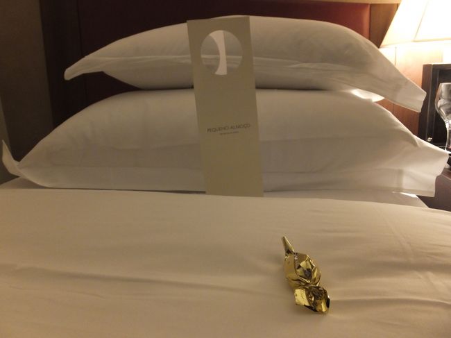 ウェルカムチョコ<br /><br />このチョコ、毎日置いていてくれたよ<br /><br />それからミネラルウォーターも毎日１リットル瓶を補充<br />（追加も可）