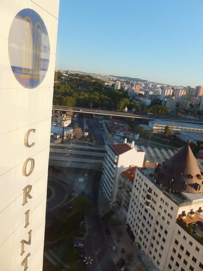 おー<br /><br /><br />ホテル最寄りの駅から地下鉄を使う<br /><br />地下鉄に乗るため、窓口でプリペイドカードを買う<br />プリペイドカードは２４時間乗り放題かチャージ式か選べられるが<br />窓口の方の方が何言っているかわからん・・<br />ようやくチャージ式を買うのが伝わってホッとしたよ