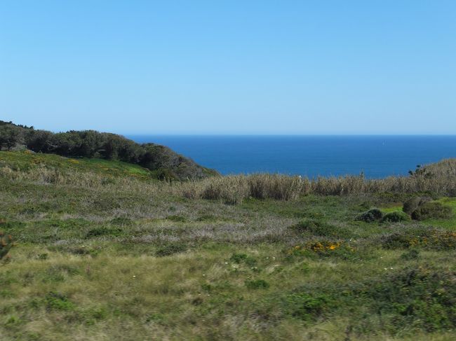 バスには約１時間ぐらい乗るんだよ<br /><br />結構遠いね