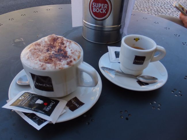 今日初めての休憩<br /><br />ちょうど１２時くらい<br /><br />朝から飲まず食わずで疲れたよ<br />