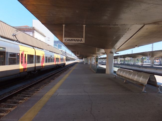 でも誰もいないフォームだったんで不安だったけどね<br /><br /><br />しばらくして、同じ電車に乗っていた日本人の方もここにやってきた<br />聞こえてきた話では、人の流れに乗って〜あやうく駅を出そうになり〜改めて探してみた☆って、、同じやん