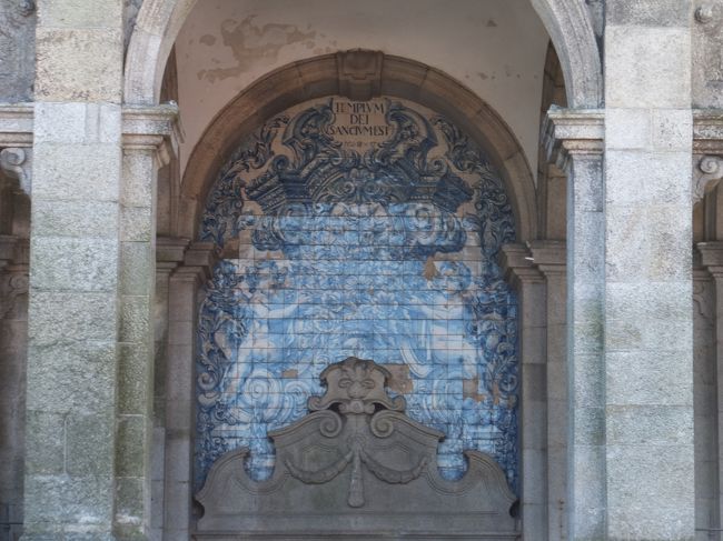 カテドラル<br /><br />１２〜１３世紀建造の大聖堂