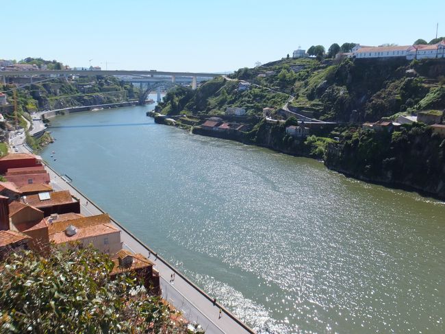 じゃぁ渡って行こう<br /><br />高いね〜