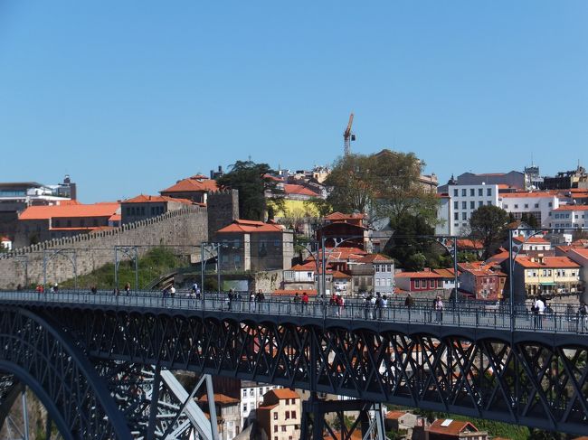 私が通ったときは人はまばらで、写真撮りやすかったね<br /><br />今もそんなにいなさそうですね