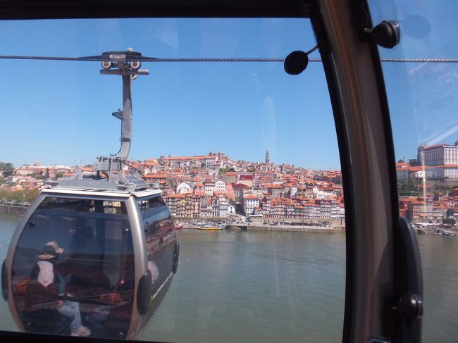 というわけで、滞在１０分弱で戻ります( ;∀;)<br /><br />降り口についてみると、これから乗る人の行列ができていた<br /><br />ただいま11時頃<br /><br />お昼過ぎるともっと混むのかな？