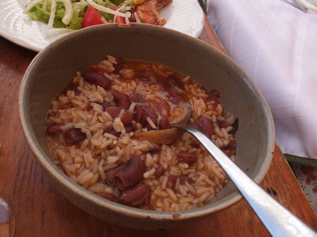 まめゴハン<br /><br />日本のそれと味は全く違い、ちょいスパイシーだけどおいしいかな