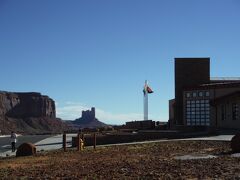 最後に再び、モニュメントヴァレーを望み