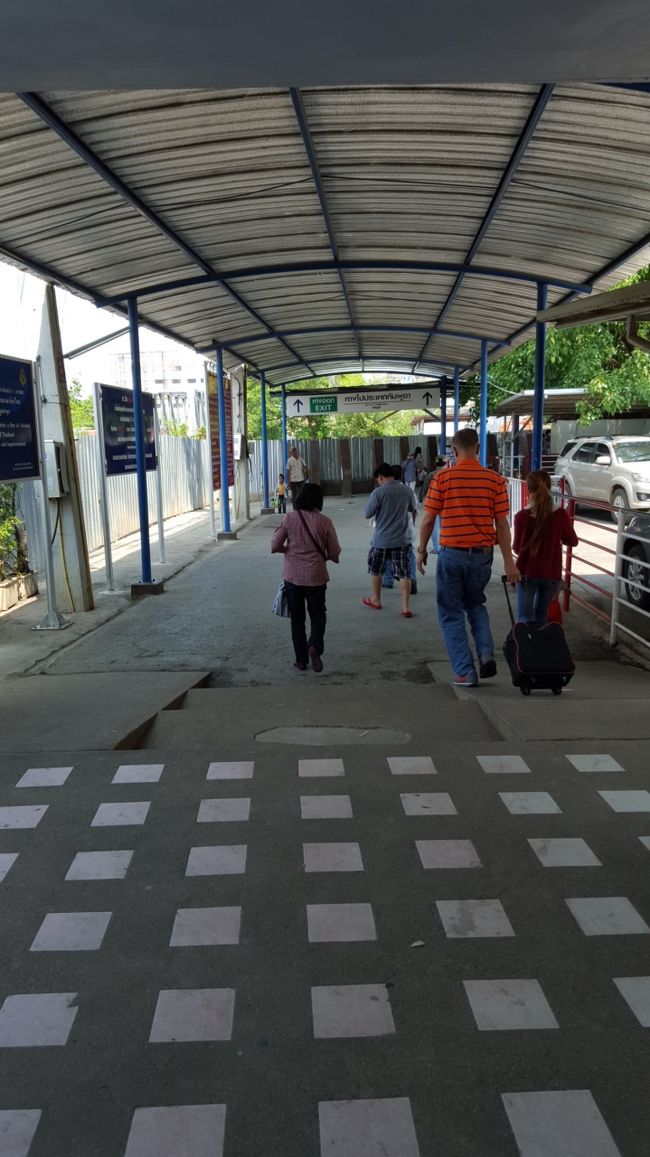 治安悪くて友達がスマホをかっぱらわたと聞いているので、写真はあまり撮れません。・゜・(つД｀)・゜・