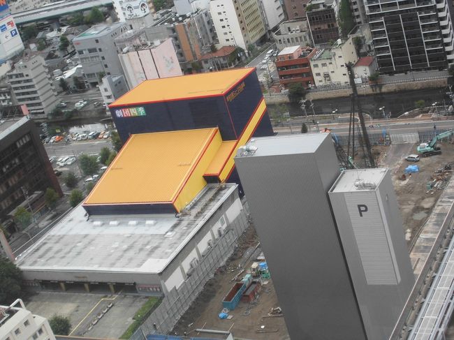 　劇団四季の劇場がすぐ近くです。何度も通いました。