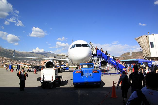 私たちが搭乗するのがラン航空ＬＡ−２０３４便<br />今回はタラップを利用して搭乗します。