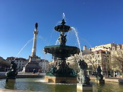 まずは、リスボン北部にあるCampo Grandeのバスターミナルへ行くために、メトロのロシオ駅へ向かいます。ホテルからは歩いてもすぐでとっても便利。