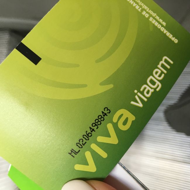 窓口で行き先と人数を言って購入。カードが0.5ユーロ、1回券が1.4ユーロで、合計ひとりあたり1.9ユーロ。この紙製カードにチャージされます。