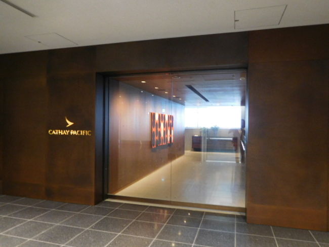 前回も行ったキャセイラウンジ<br />朝は7時半からでした