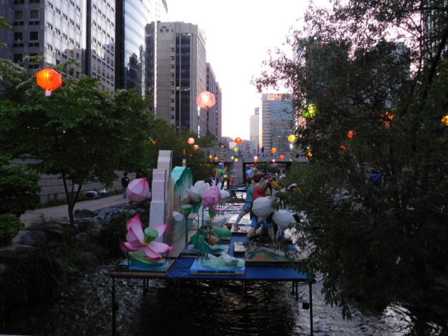 丁度準備中<br />前日の大雨に、日中は凄い風だったから準備が遅れてたのかも。<br />