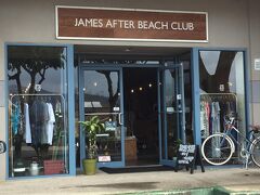 パイオニアサルーンのお向いにある、ジェームズ・アフター・ビーチ・クラブへ。
