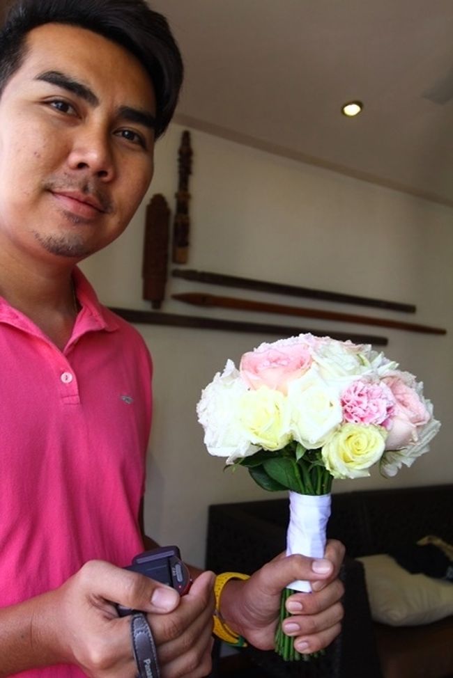 ブーケとプロデューサー<br />淡い廃色はアマサン好みですよ(^^♪