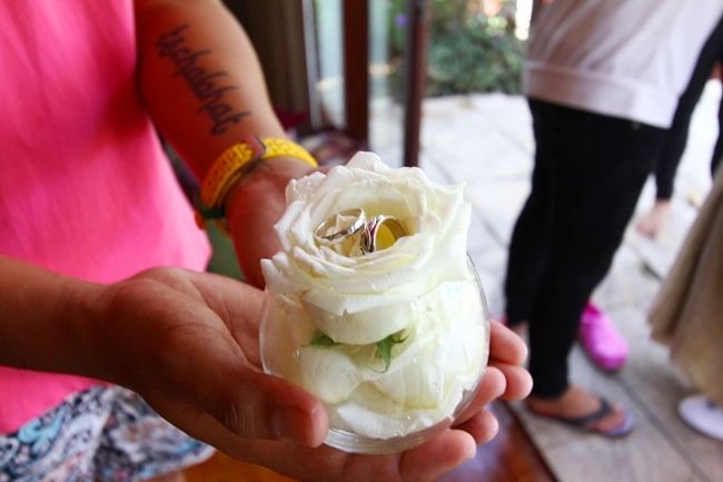 生花のリングケース<br />粋な計らいに感謝<br /><(_ _)>