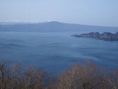 発荷峠から見る十和田湖、ココもまた絶景っすね〜(人´∀｀)