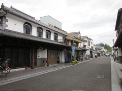 この南北に走る通りが御幸通りで「豆田町」界隈です。

日田と言えばこの豆田町の町並みが余りにも有名で、御幸通りは明治時代の家屋が立ち並んでます。
左手に見えるのが「市山亭懐古館」で、思ったよりやはり観光客が少ないです？…。