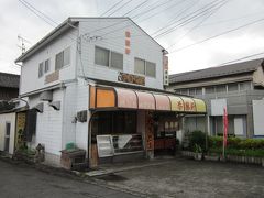 お昼はＢ級グルメの”日田焼きそば”を食べることにしました、で、来る途中に在った「泰勝軒」にしました。

一般的な焼きそばとは少し食感が違いますね？…、でも、ソース味なので抵抗感はありません、食する価値ありです。

＊詳細はクチコミでお願いします。